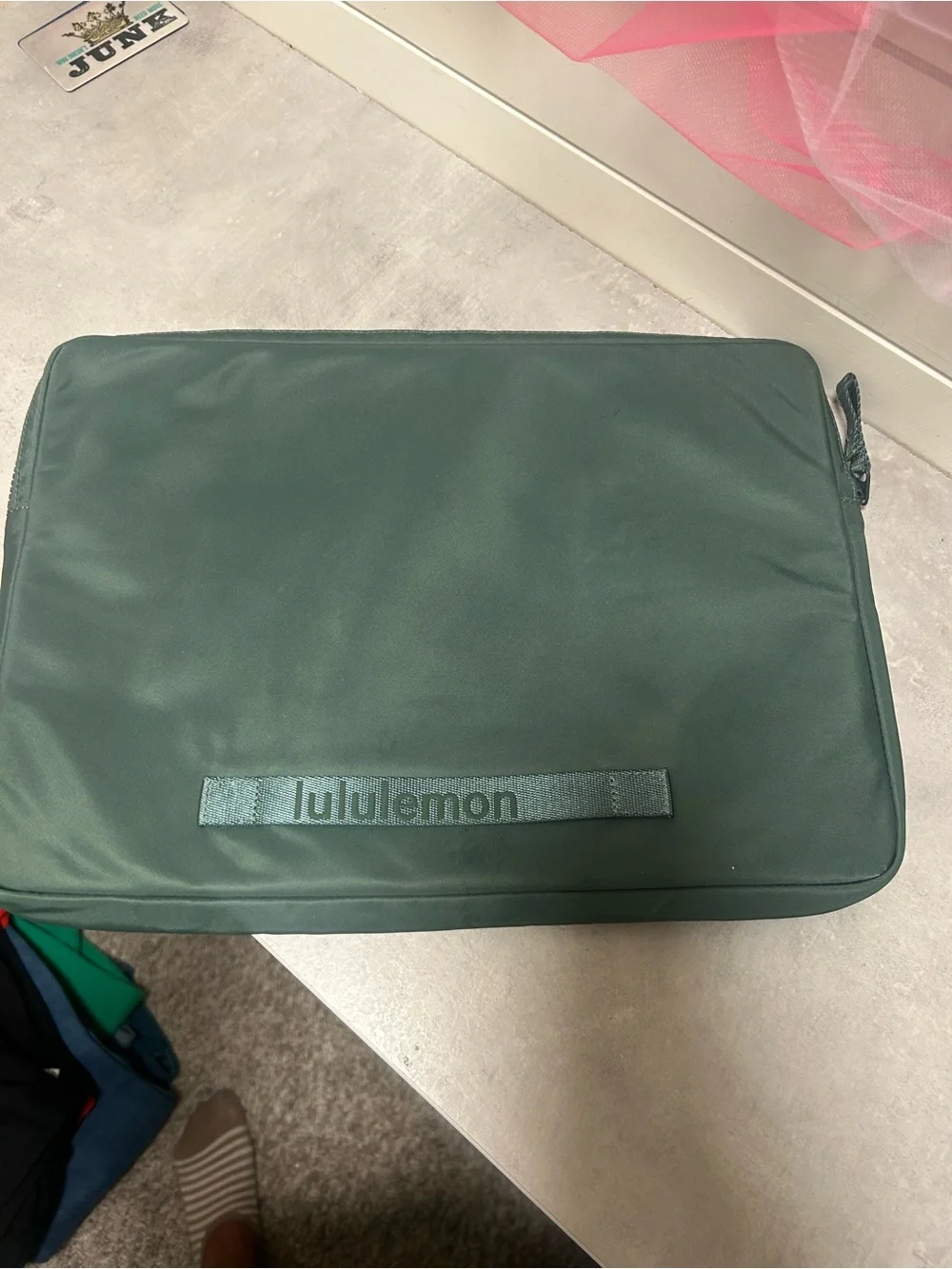 Lululemon New Crew Laptop Sleeve (Dark Forest)